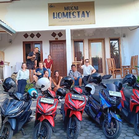 Mugeni Homestay Senggigi Extérieur photo