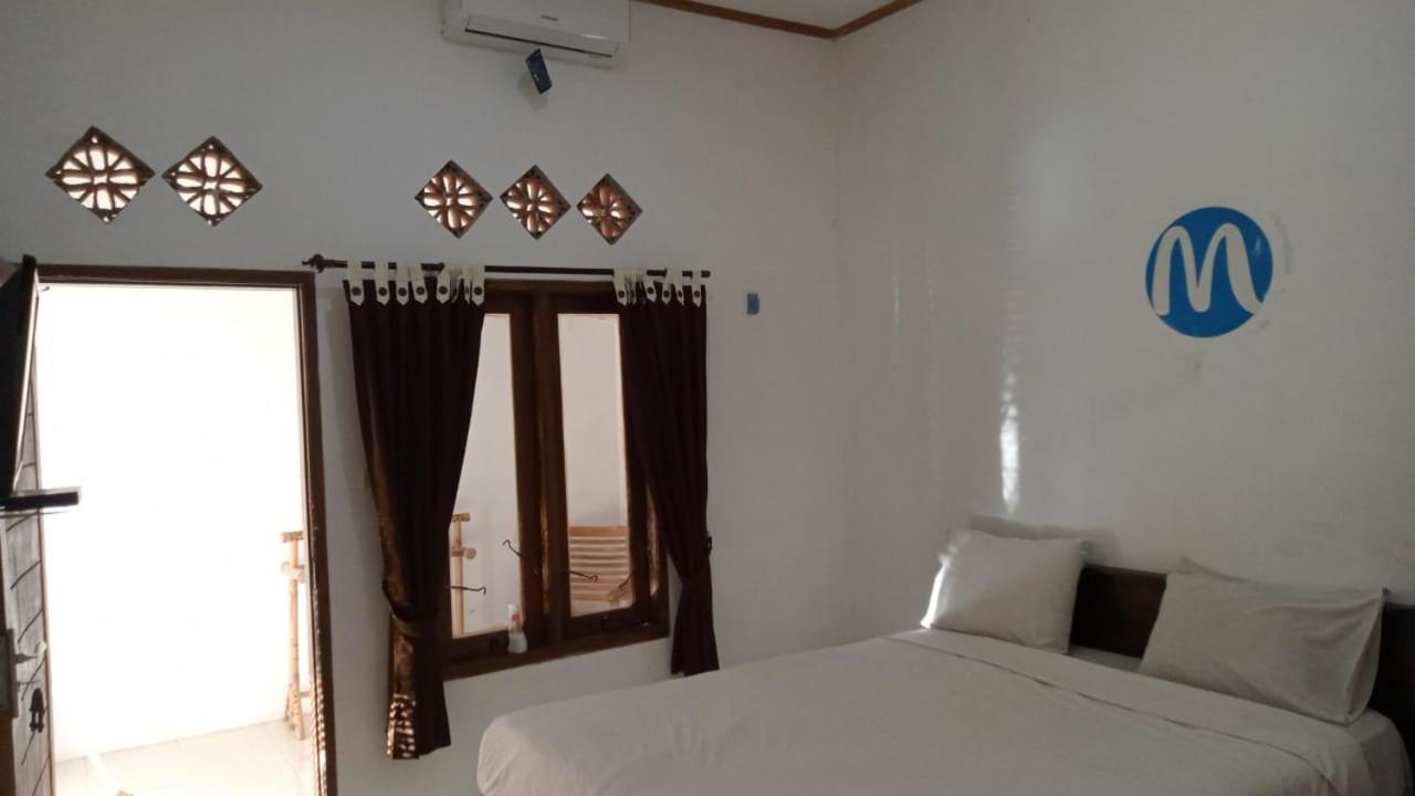 Mugeni Homestay Senggigi Extérieur photo