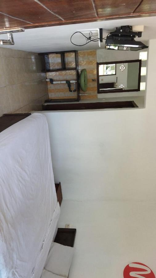 Mugeni Homestay Senggigi Extérieur photo