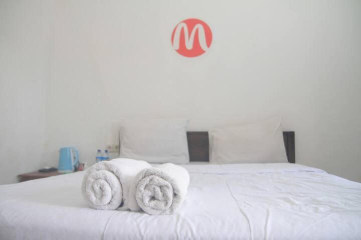 Mugeni Homestay Senggigi Extérieur photo